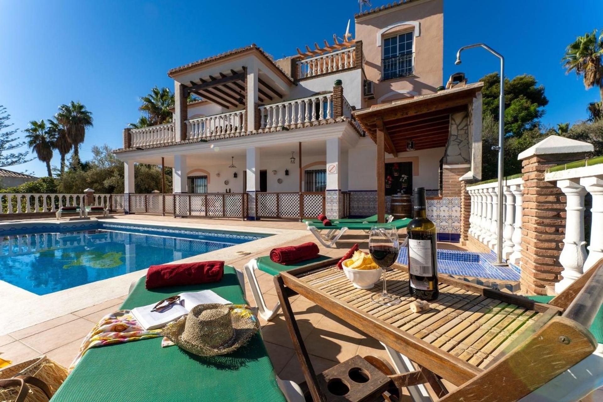 Mit Privatpool Fuer 10 Personen Ca 280 Qm In Nerja, Andalusien Costa Del Sol Semesterbostad